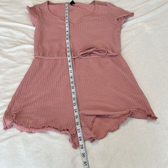 Shein sz M runs small dusty rose short romper elastic drawstring waist EUC - Picture 6 of 7
